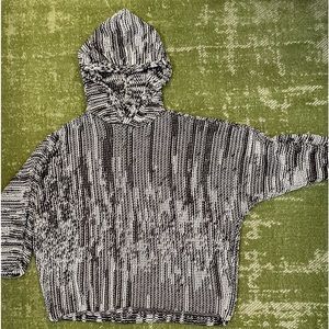Pure Handknit Brand Hooded Sweater M/L Black and White